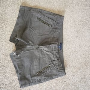 Gap shorts